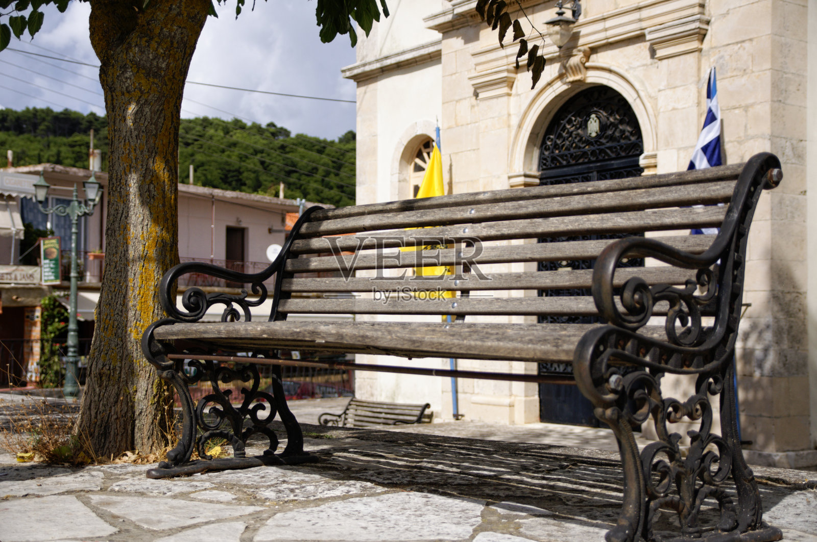 中央广场的长椅照片摄影图片