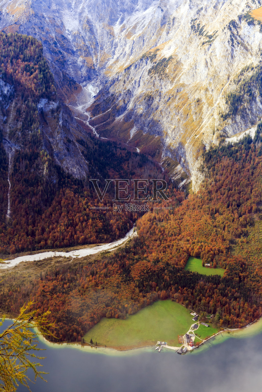 圣巴塞勒缪在贝希特斯加登的国王之海照片摄影图片