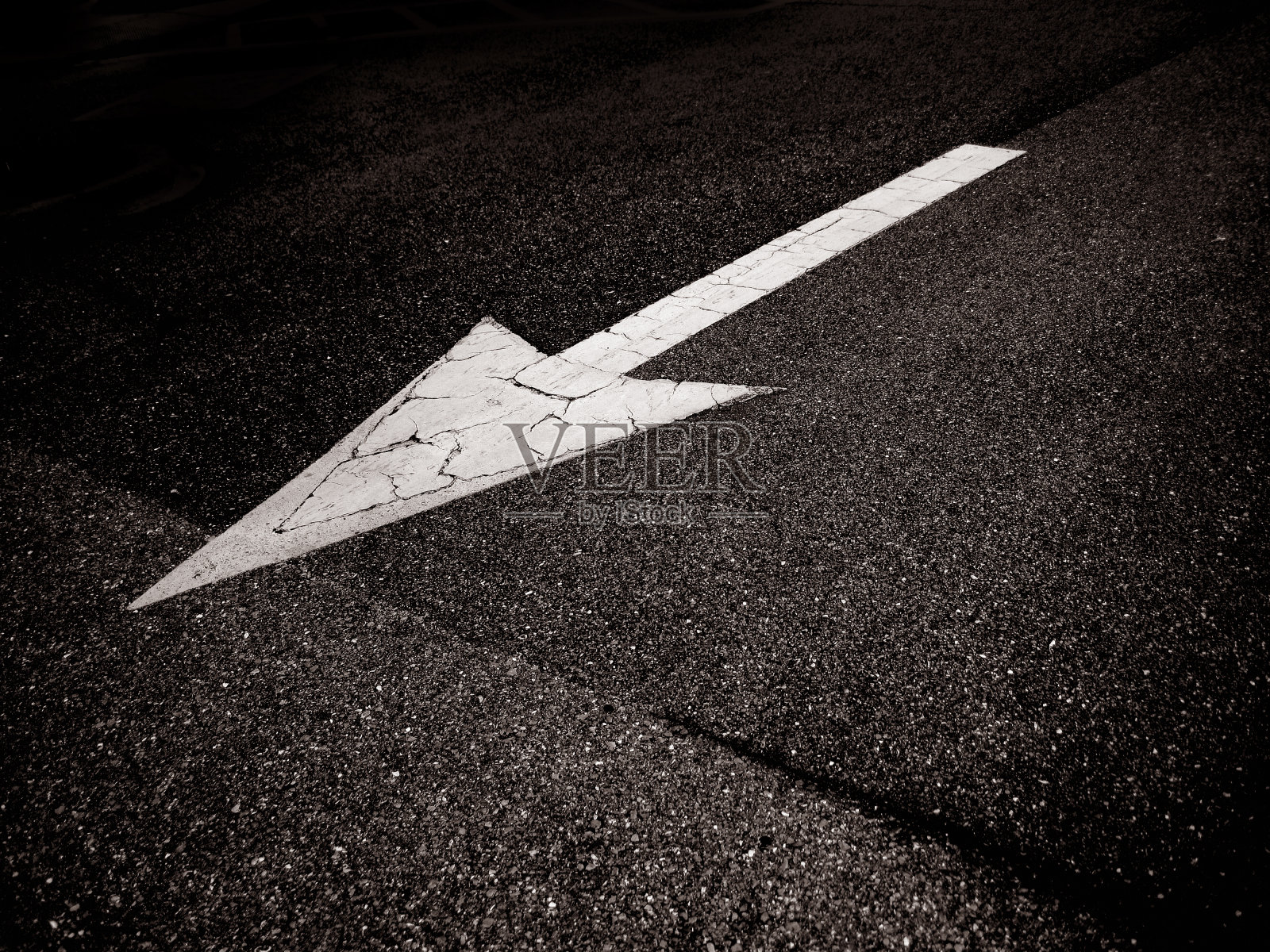 路上的箭照片摄影图片