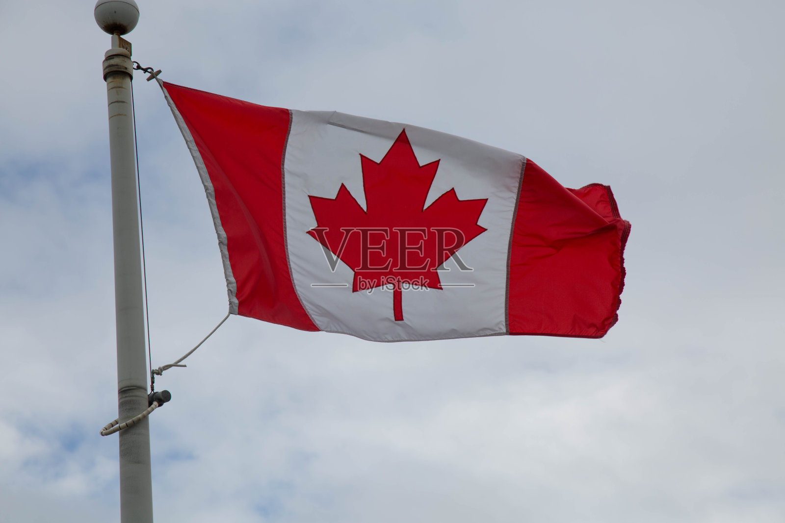 加拿大国旗天空云刮风的日子照片摄影图片