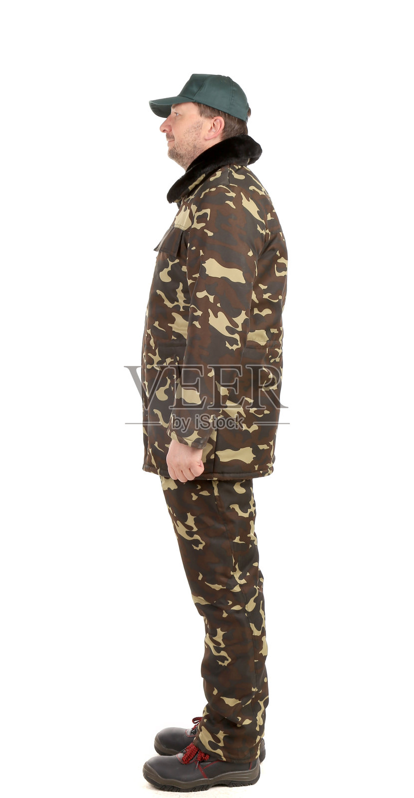 保安穿着绿色制服照片摄影图片