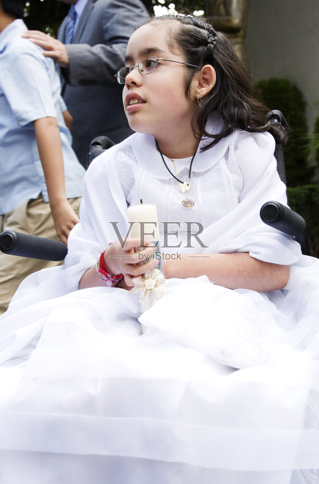 第一次领圣餐照片摄影图片