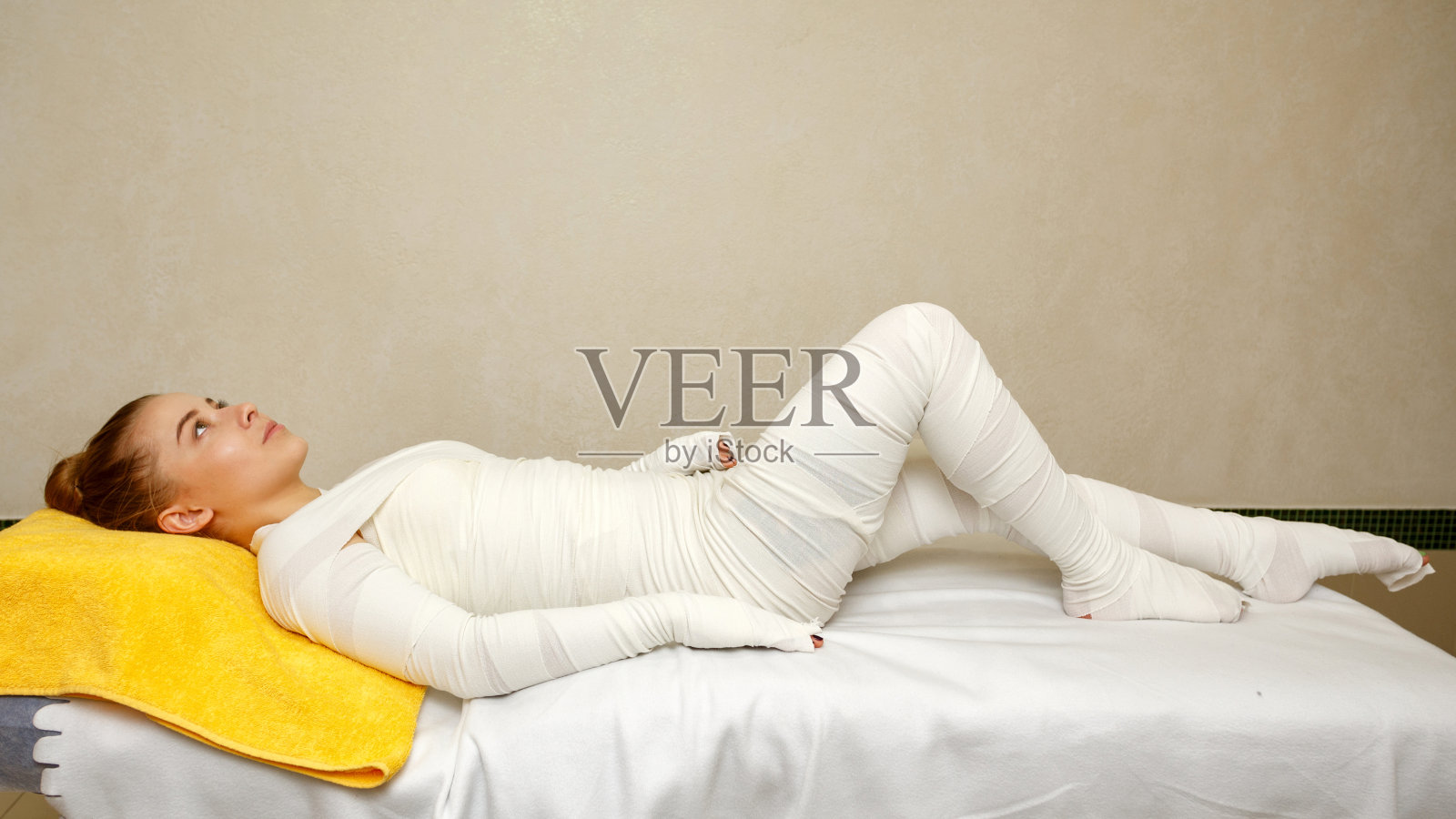 温泉治疗。冥河包装照片摄影图片