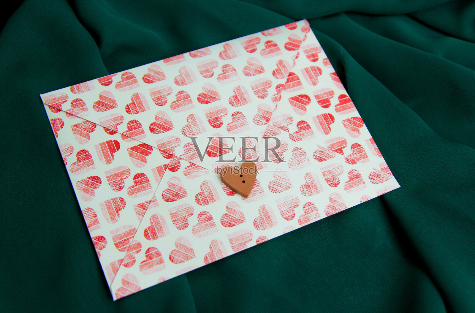 心在信封照片摄影图片