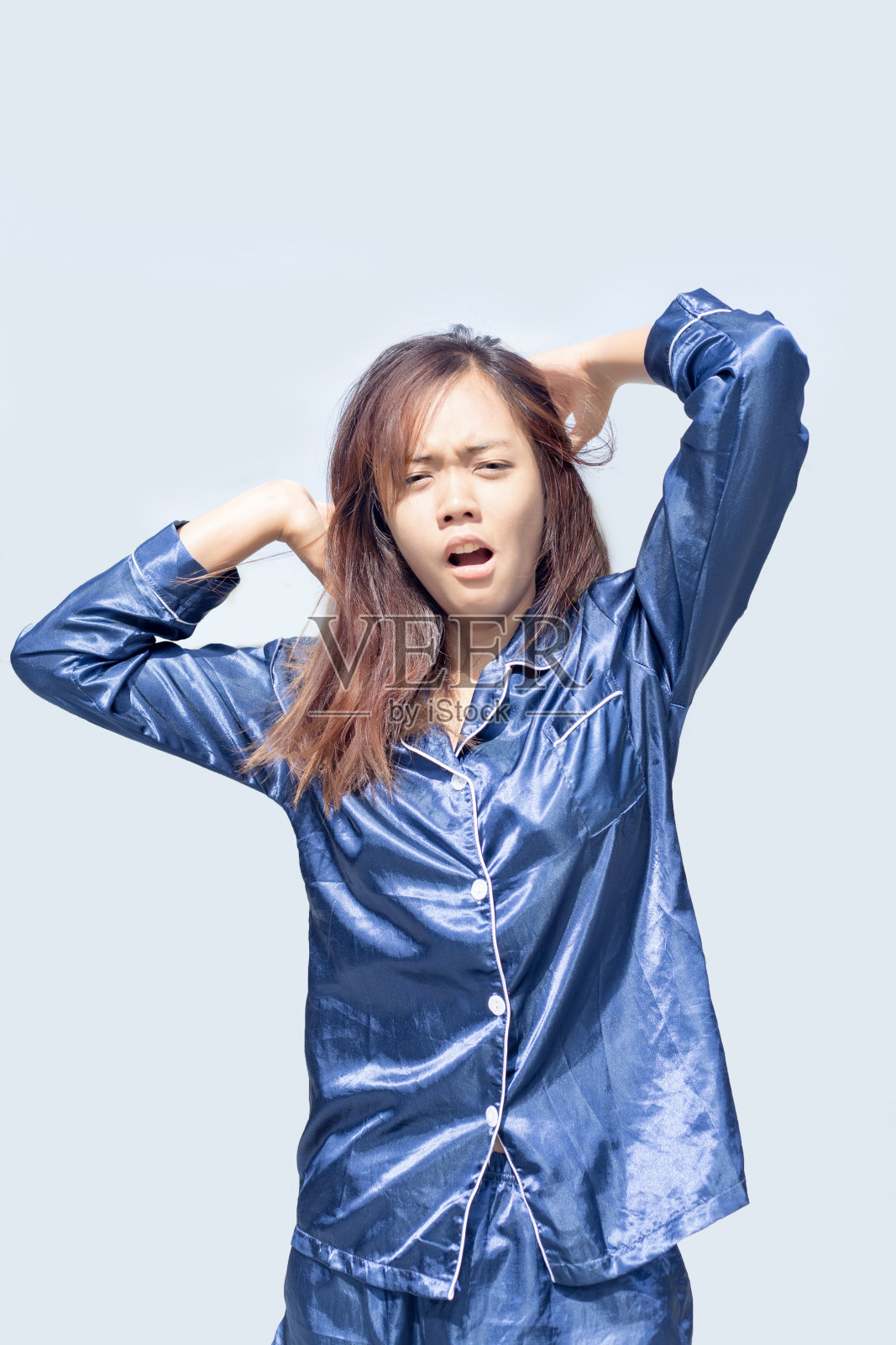 亚洲女孩早上醒来照片摄影图片