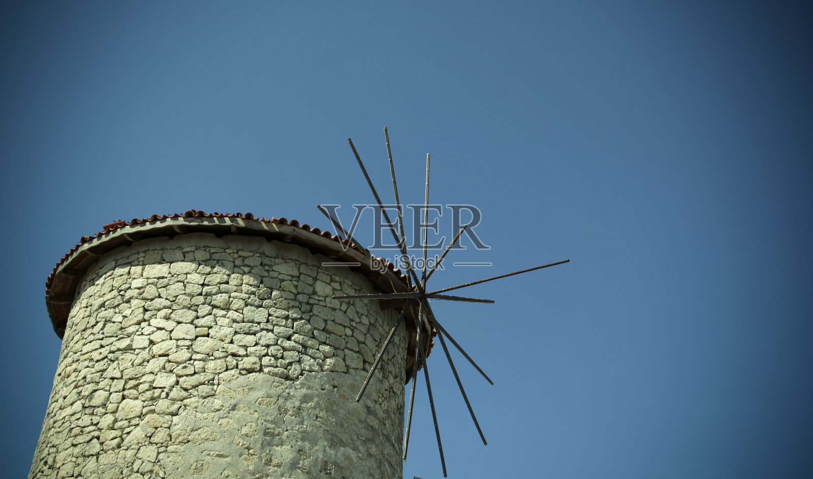 废弃的风车照片摄影图片