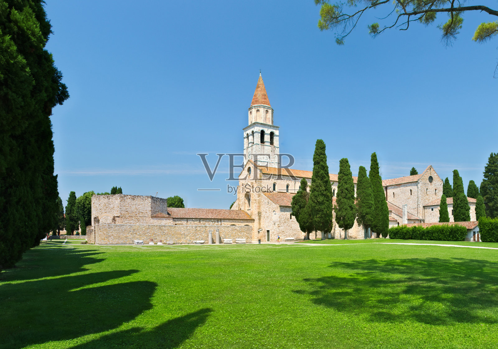 阿奎里亚教堂或大教堂照片摄影图片