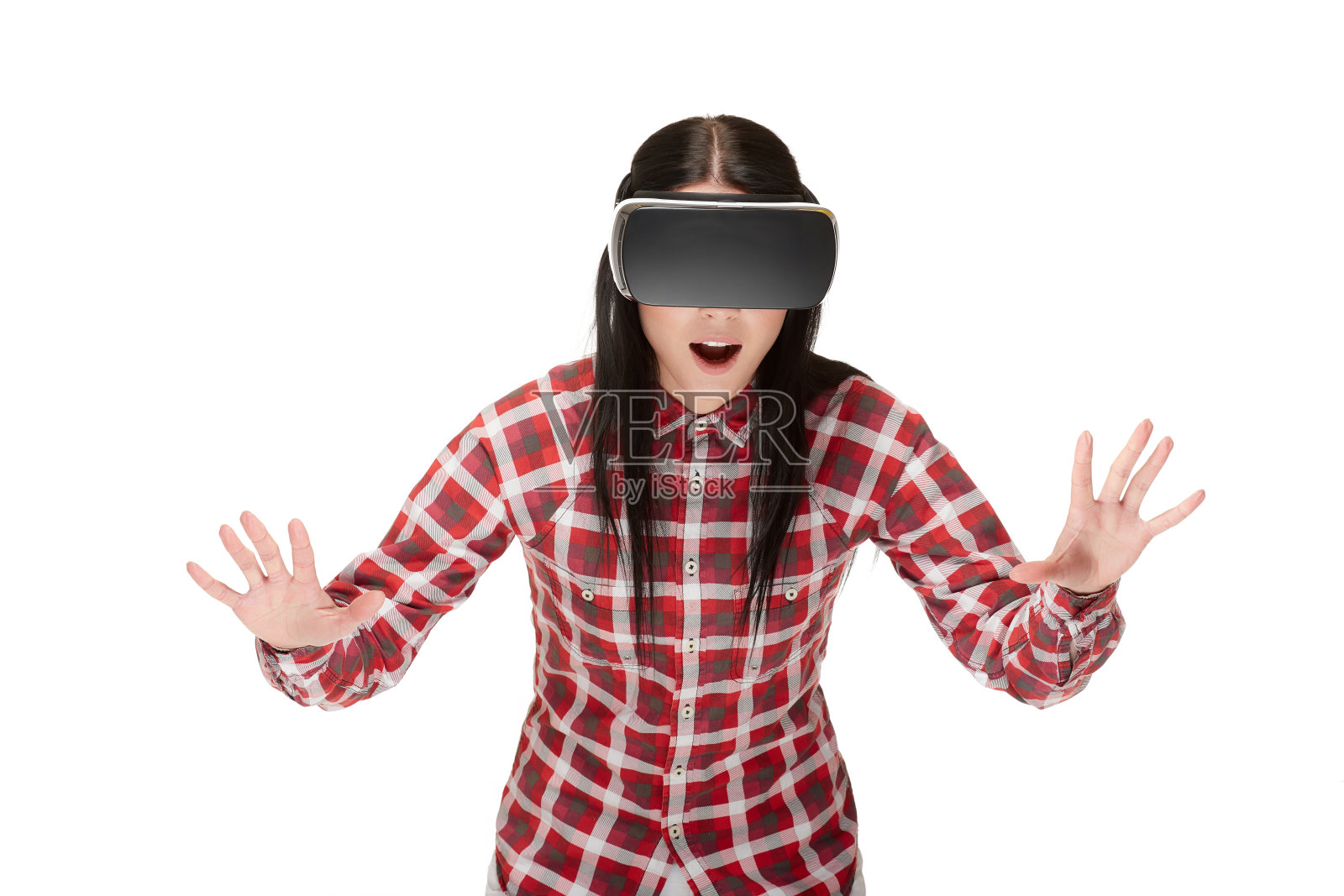 女人在VR头盔接球和玩照片摄影图片