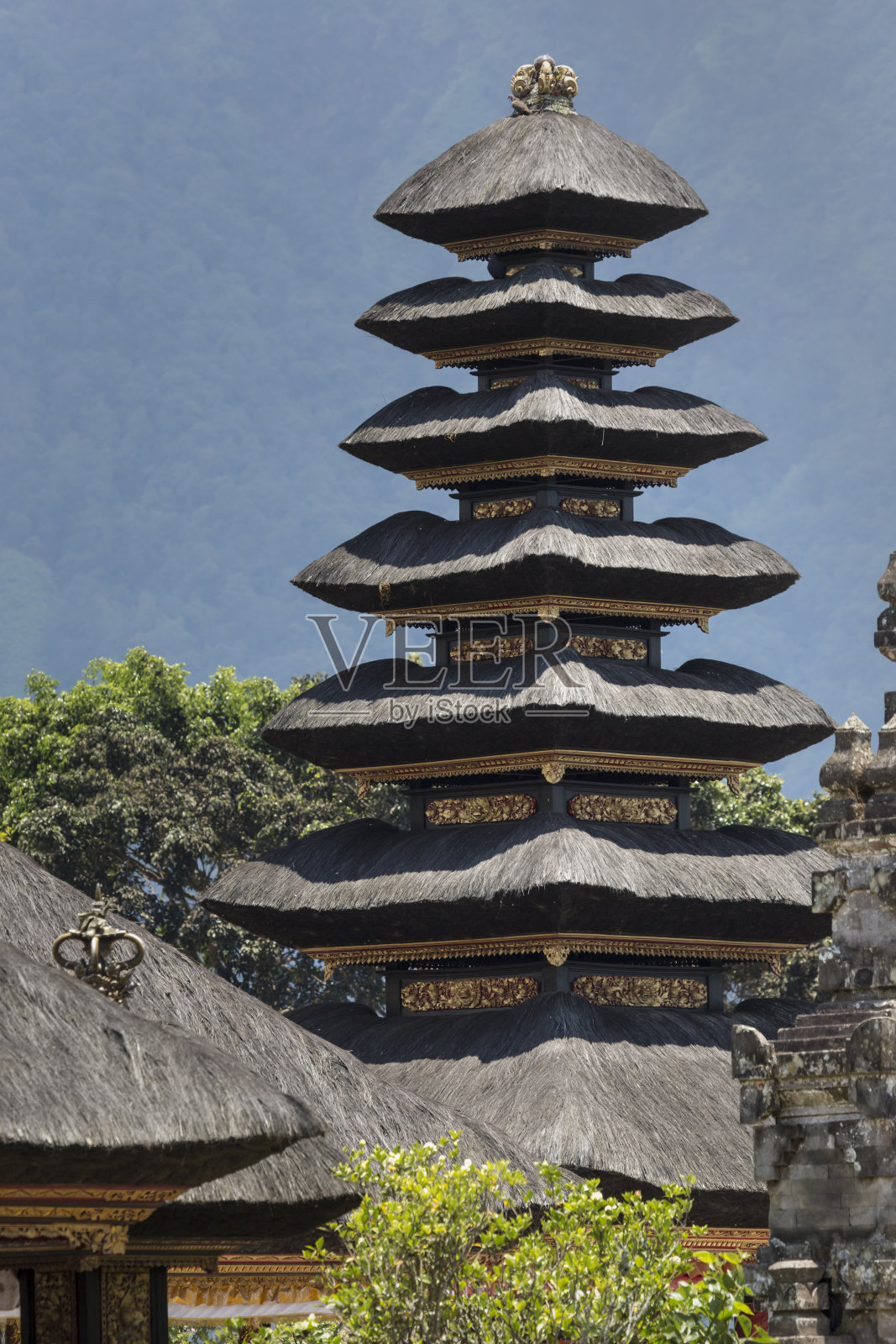 乌伦达努神庙位于印度尼西亚巴厘岛照片摄影图片