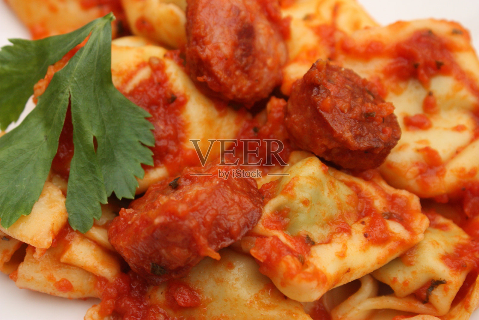 意大利饺子里塞满了奶酪照片摄影图片