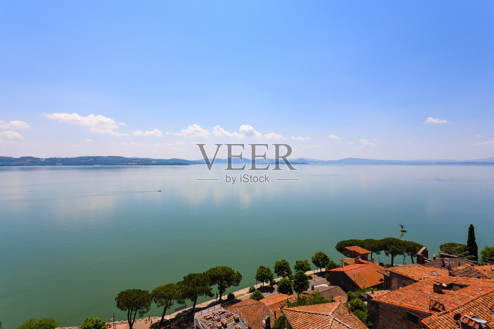 意大利的特拉西梅诺湖照片摄影图片