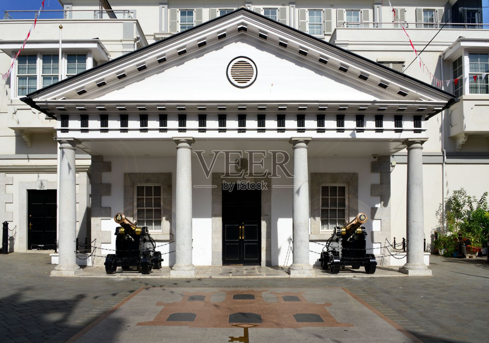 直布罗陀-直布罗陀总督住所的警卫院,修道院照片摄影图片