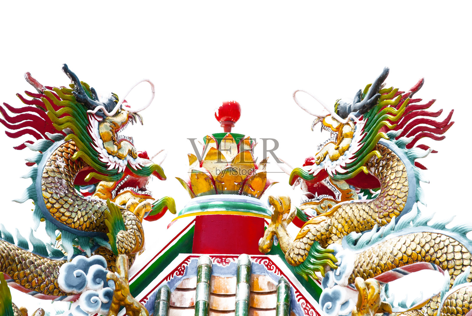 中国寺庙中的龙像,以白色为背景。照片摄影图片
