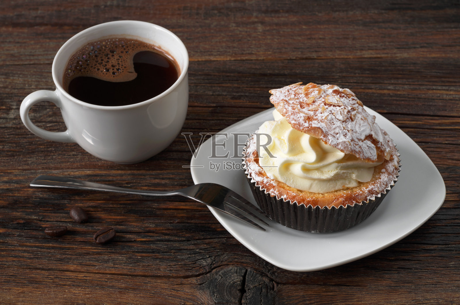 咖啡和蛋糕照片摄影图片