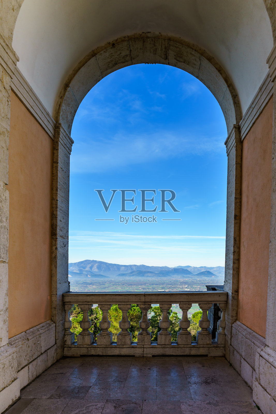 本笃会修道院-蒙特卡西诺在意大利照片摄影图片