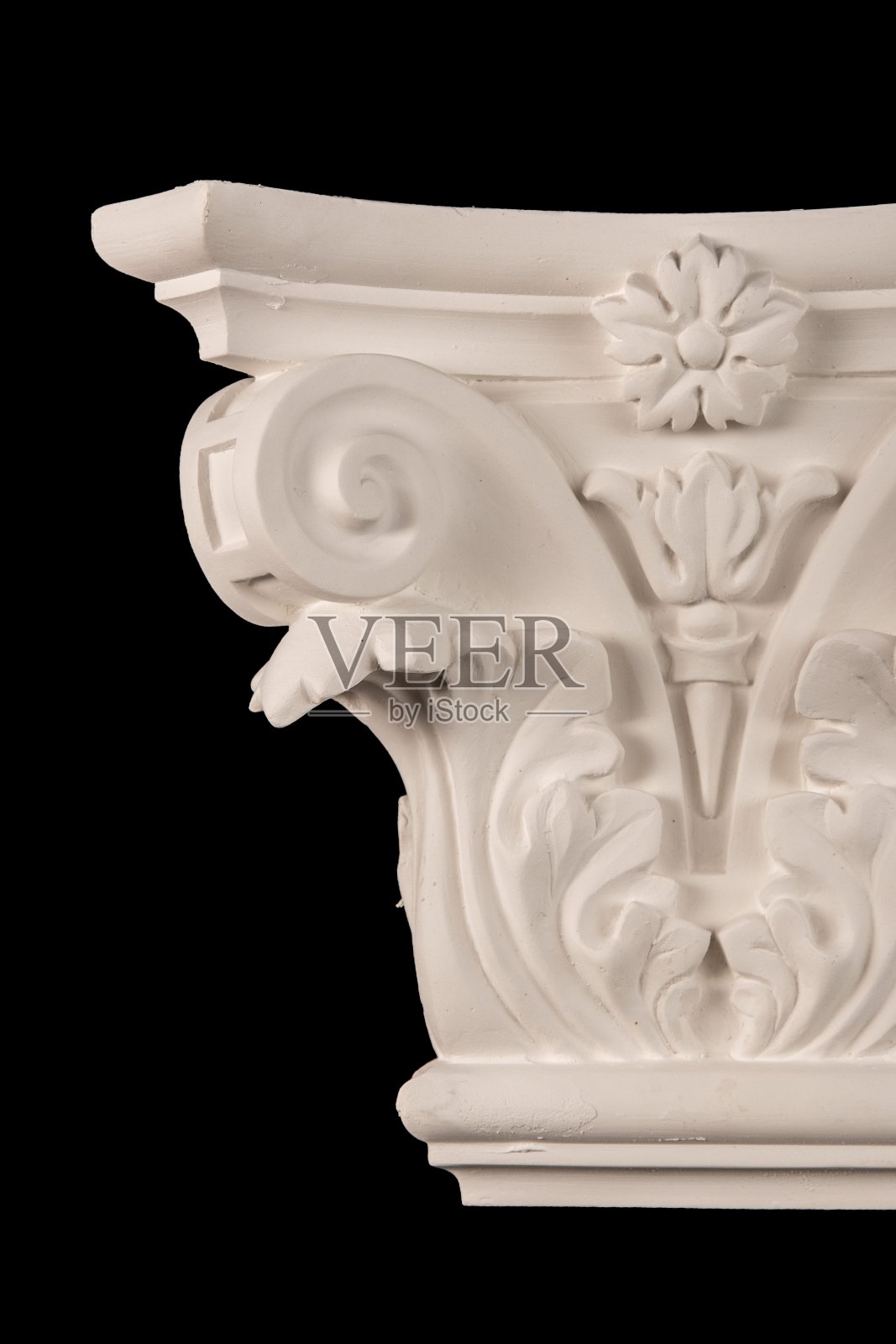 石膏柱头在黑色背景上照片摄影图片