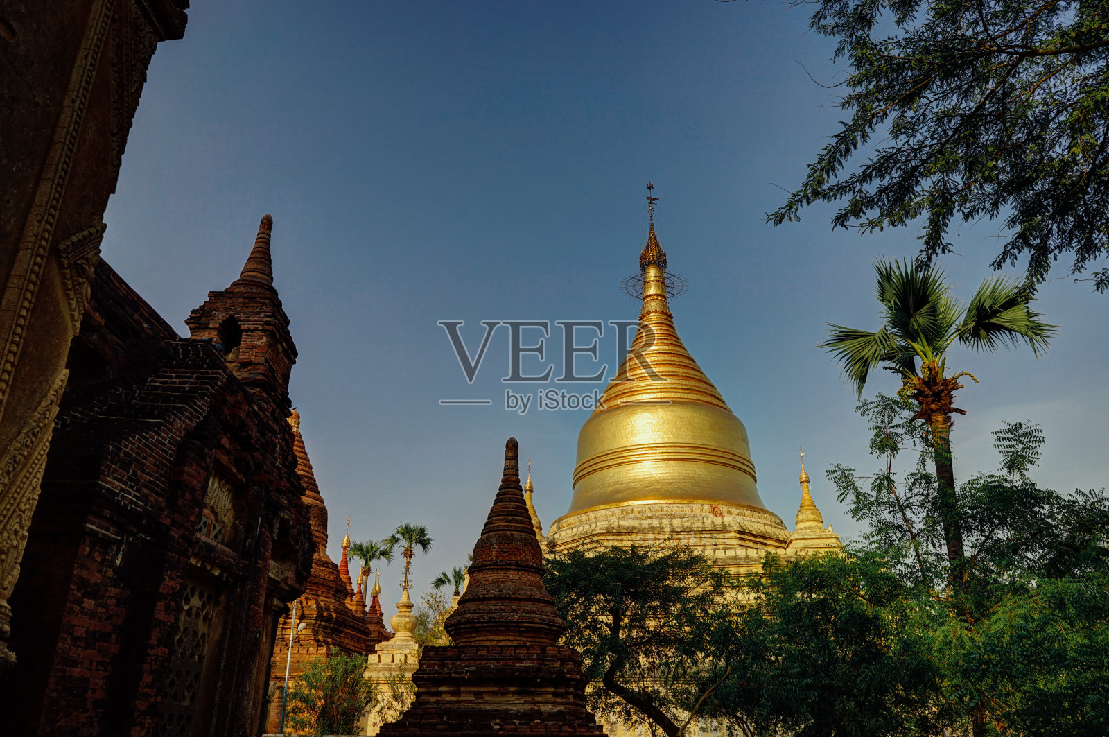 缅甸蒲甘达玛扬基佛塔照片摄影图片