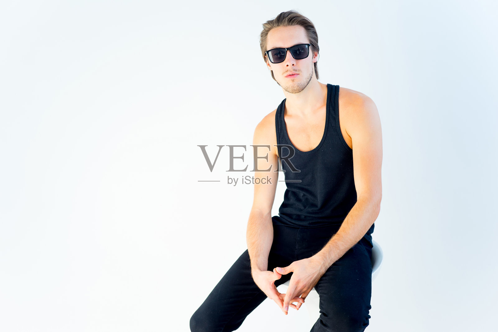 英俊的男模照片摄影图片