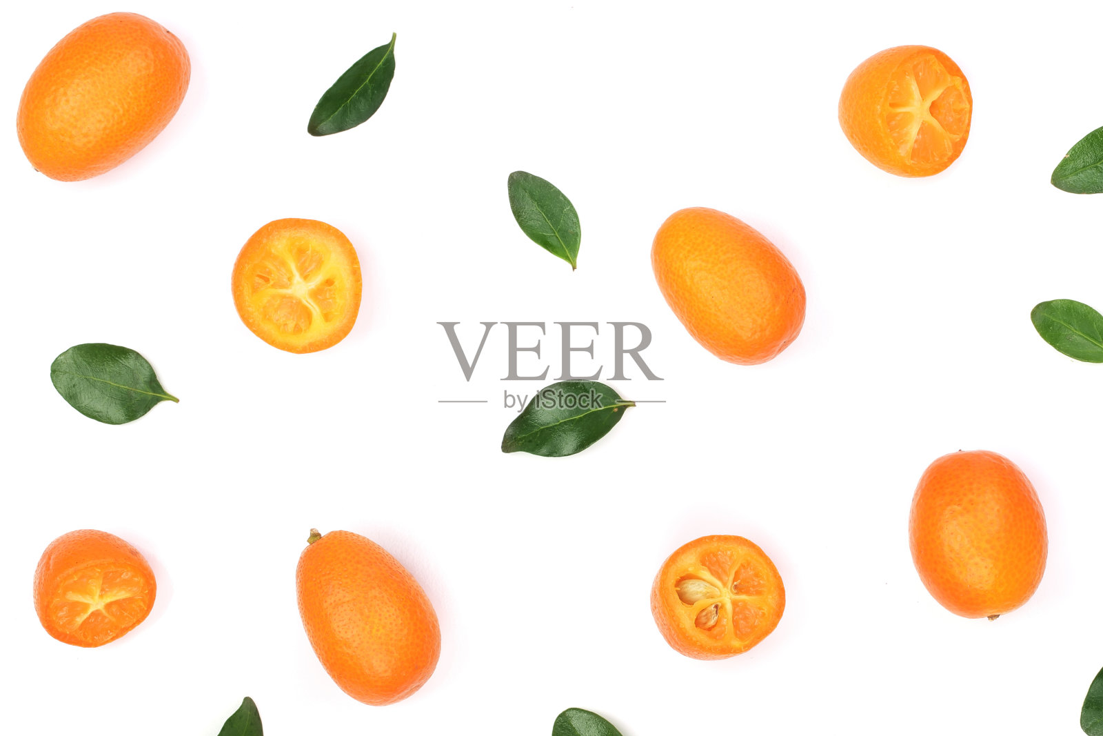 在白色背景上半孤立的金橘或金橘。前视图。平躺模式照片摄影图片