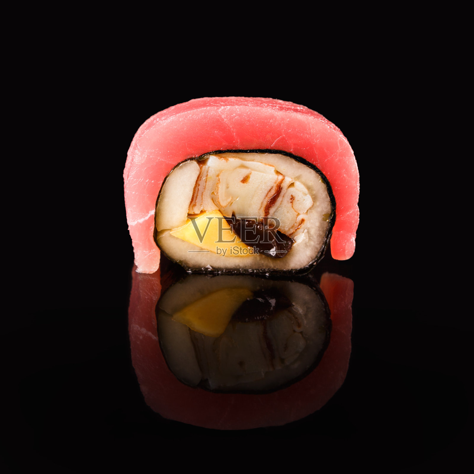 日本卷上黑色镜像背景照片摄影图片