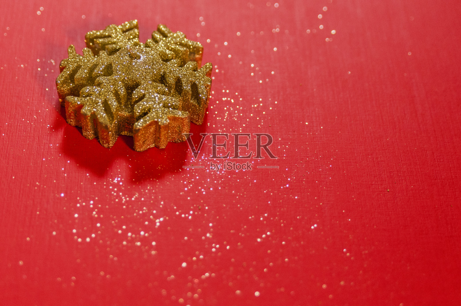 抽象背景上的圣诞蜡烛照片摄影图片