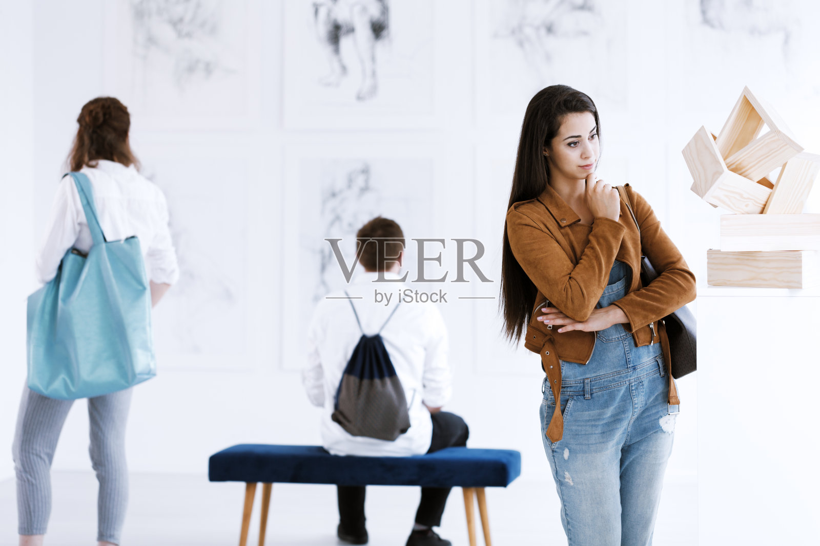 迷人的三角雕塑照片摄影图片