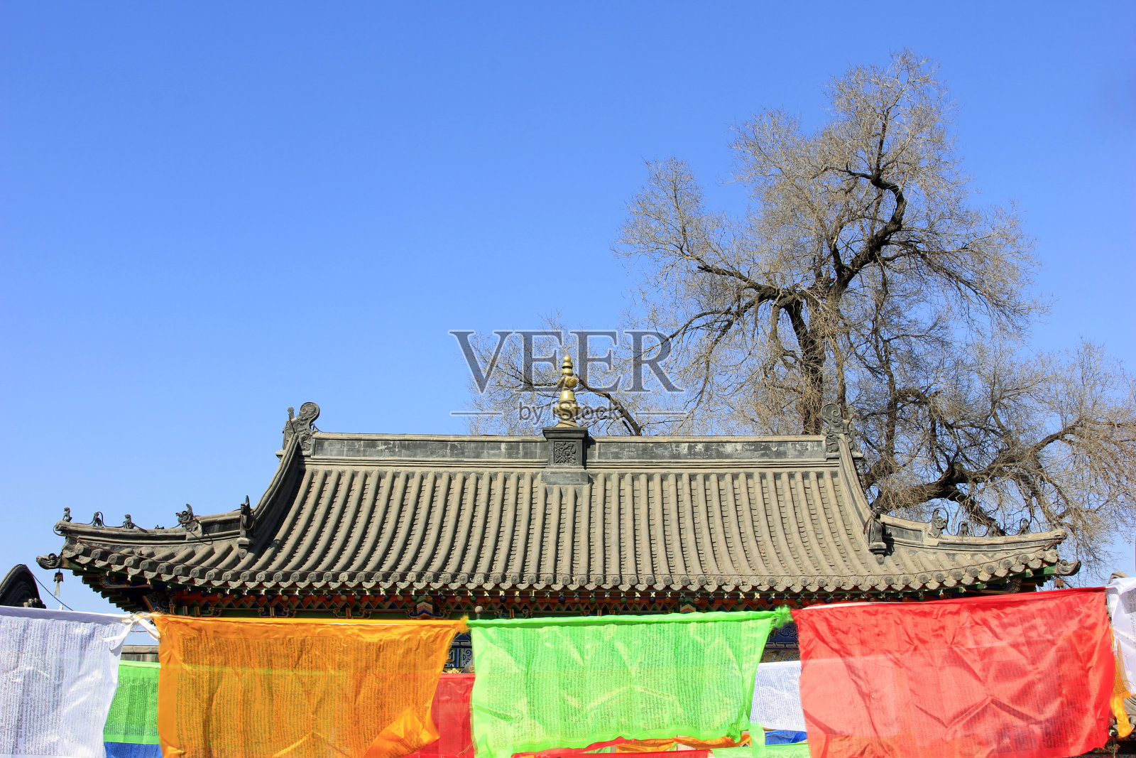 寺庙脊和彩色丝绸布,特写照片照片摄影图片