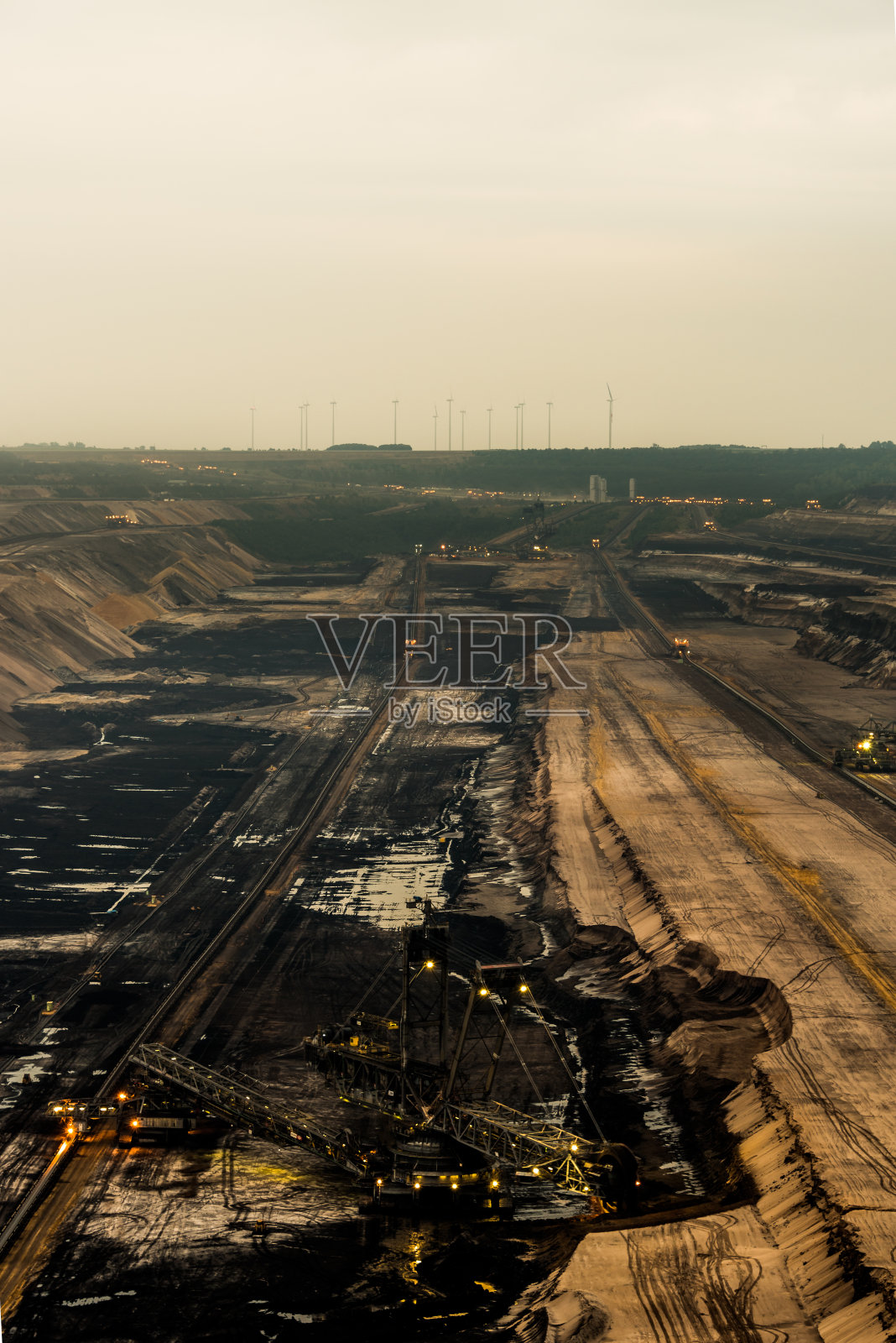 德国Garzweiler露天煤矿日落时分照片摄影图片