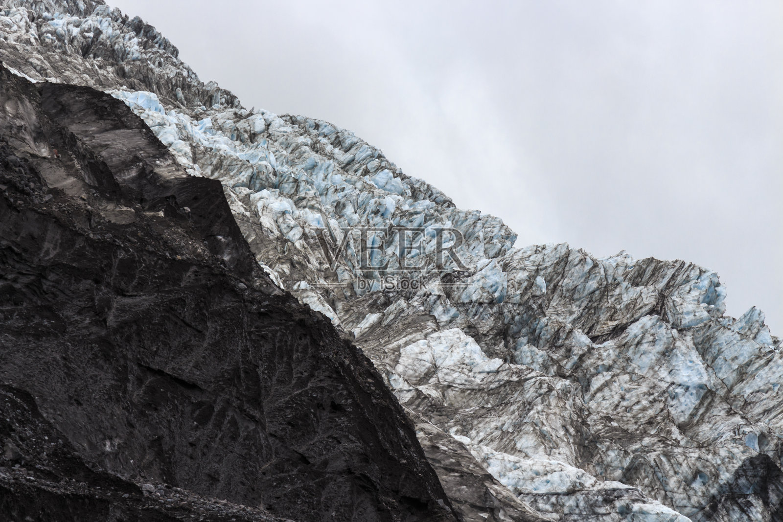岩石,冰和天空照片摄影图片