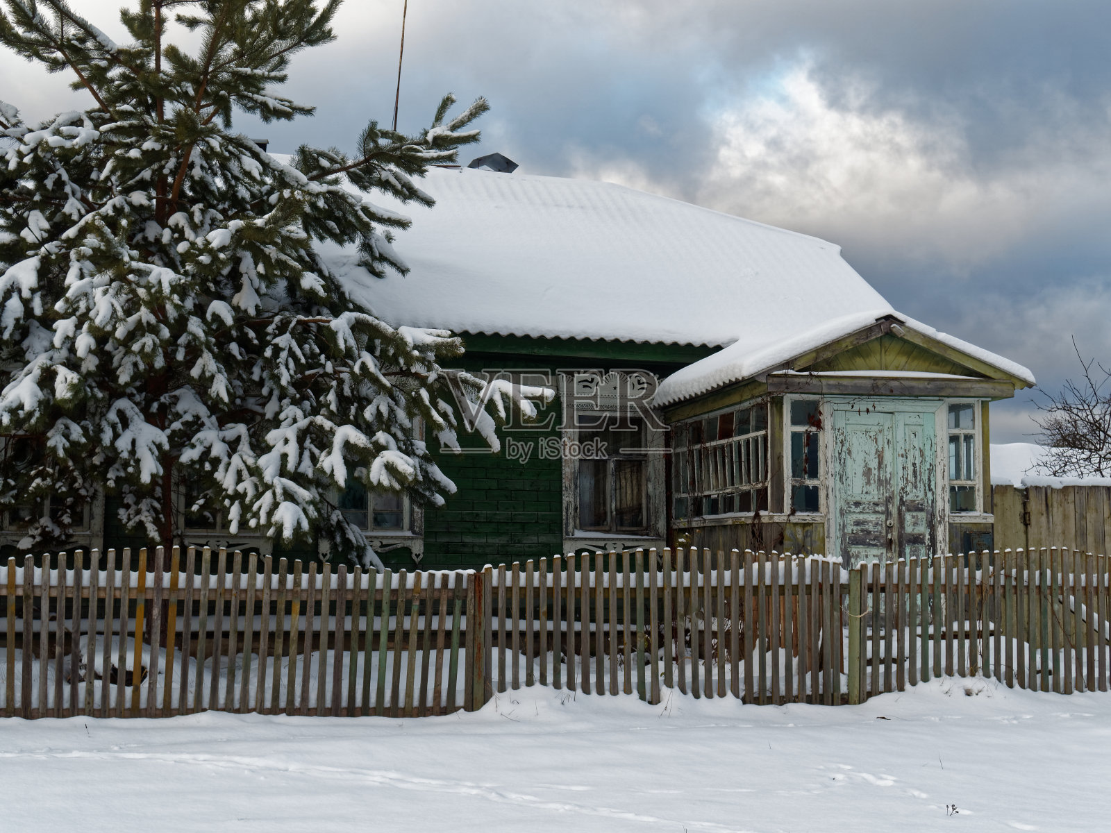 废弃废弃的木屋照片摄影图片