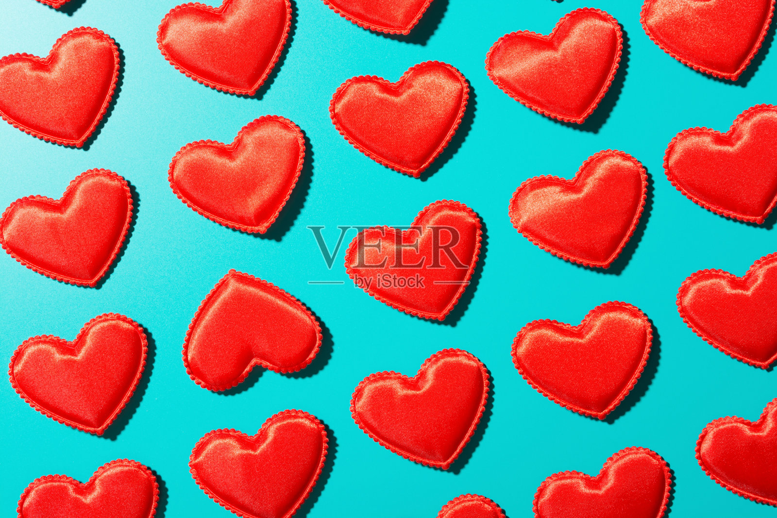 红色五彩心形图案照片摄影图片