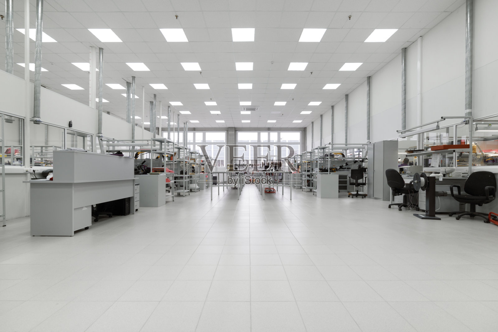 制造电子印刷电路板的工厂。车间表面安装和预装配照片摄影图片