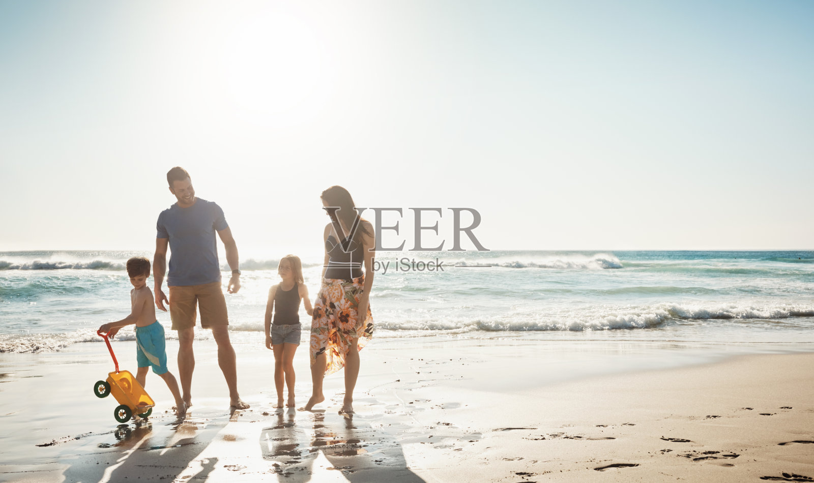 腾出时间制造夏日回忆照片摄影图片
