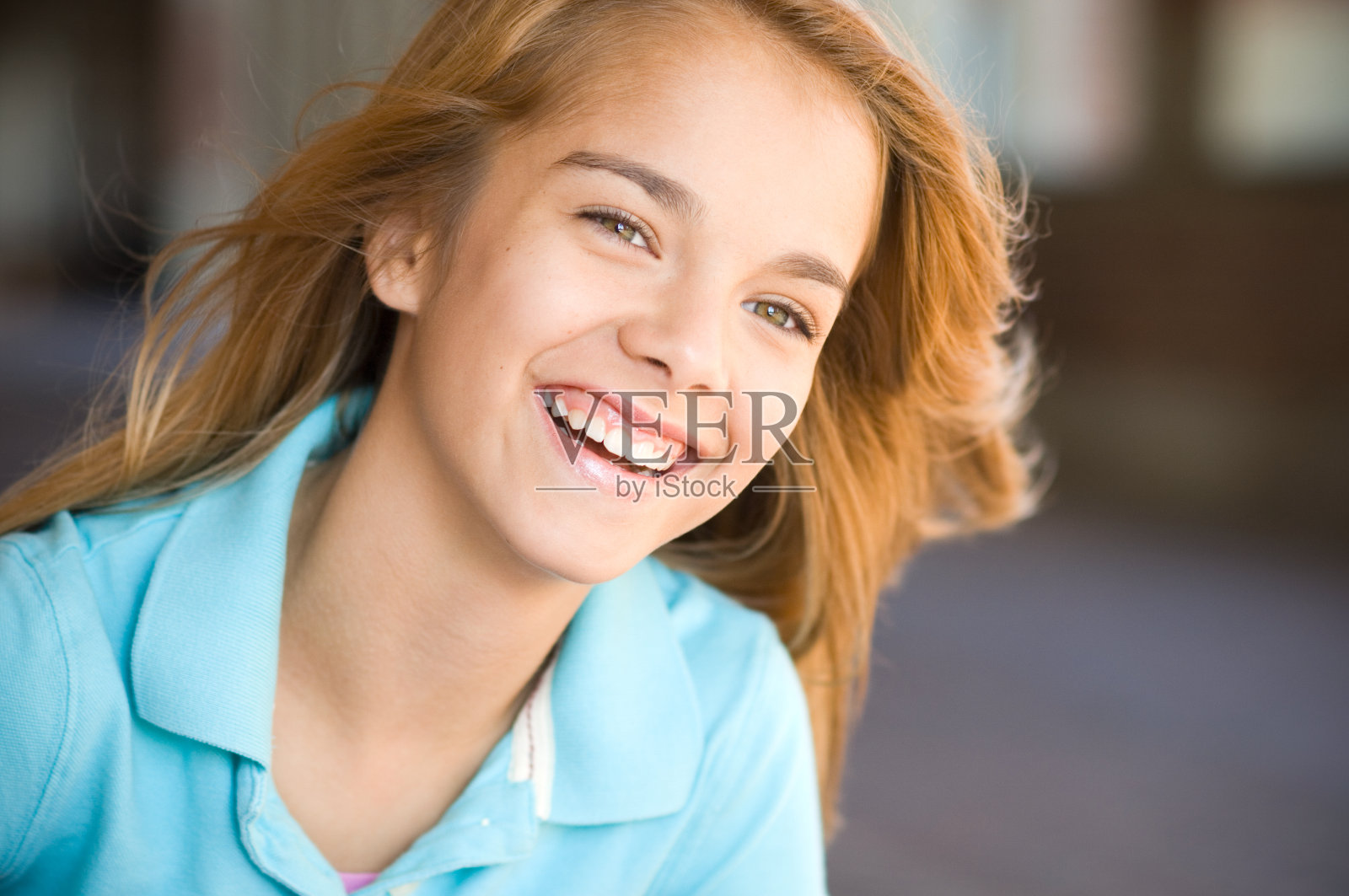 微笑少女肖像照片摄影图片