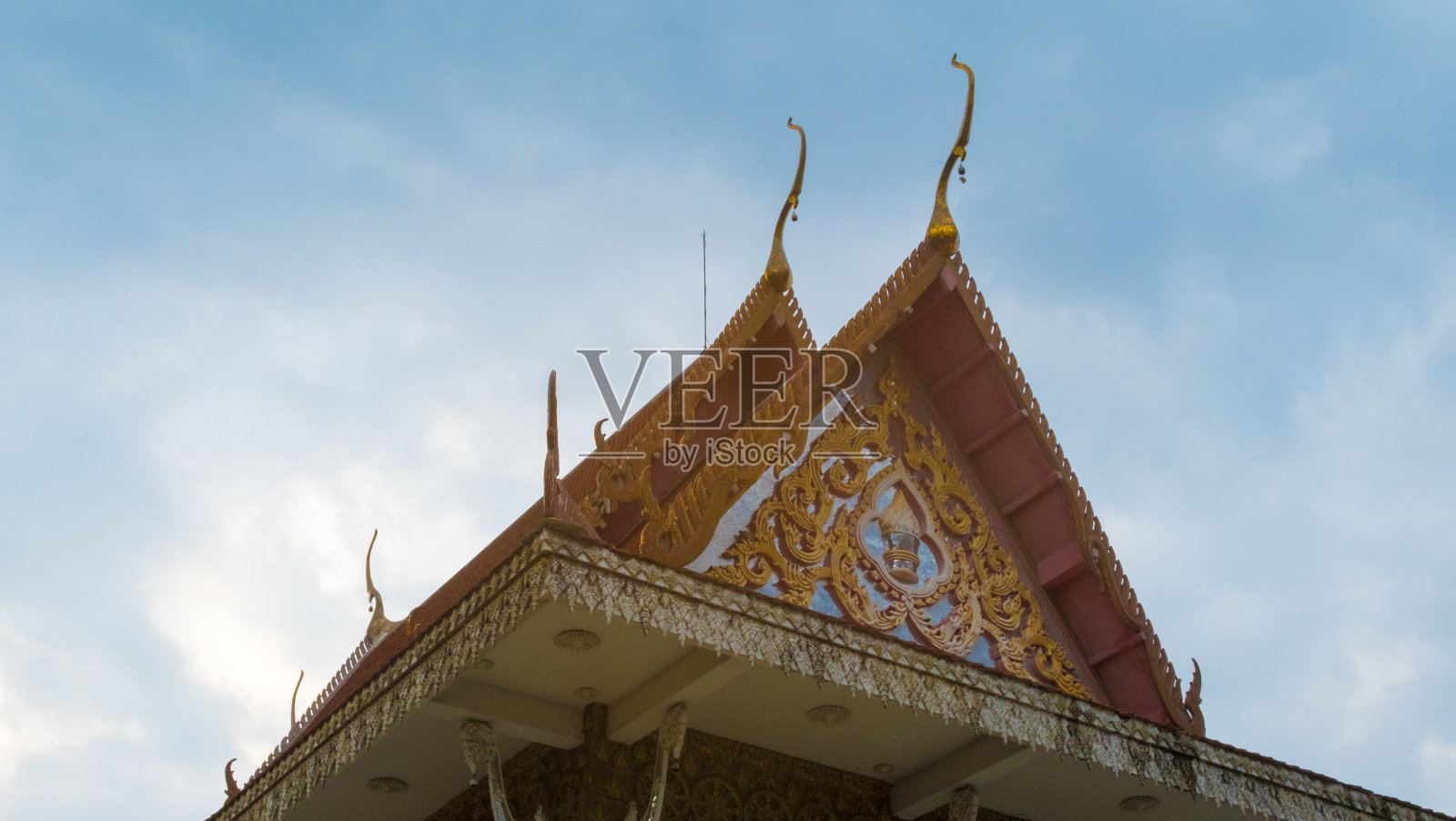 泰国曼谷有天空的寺庙建筑照片摄影图片