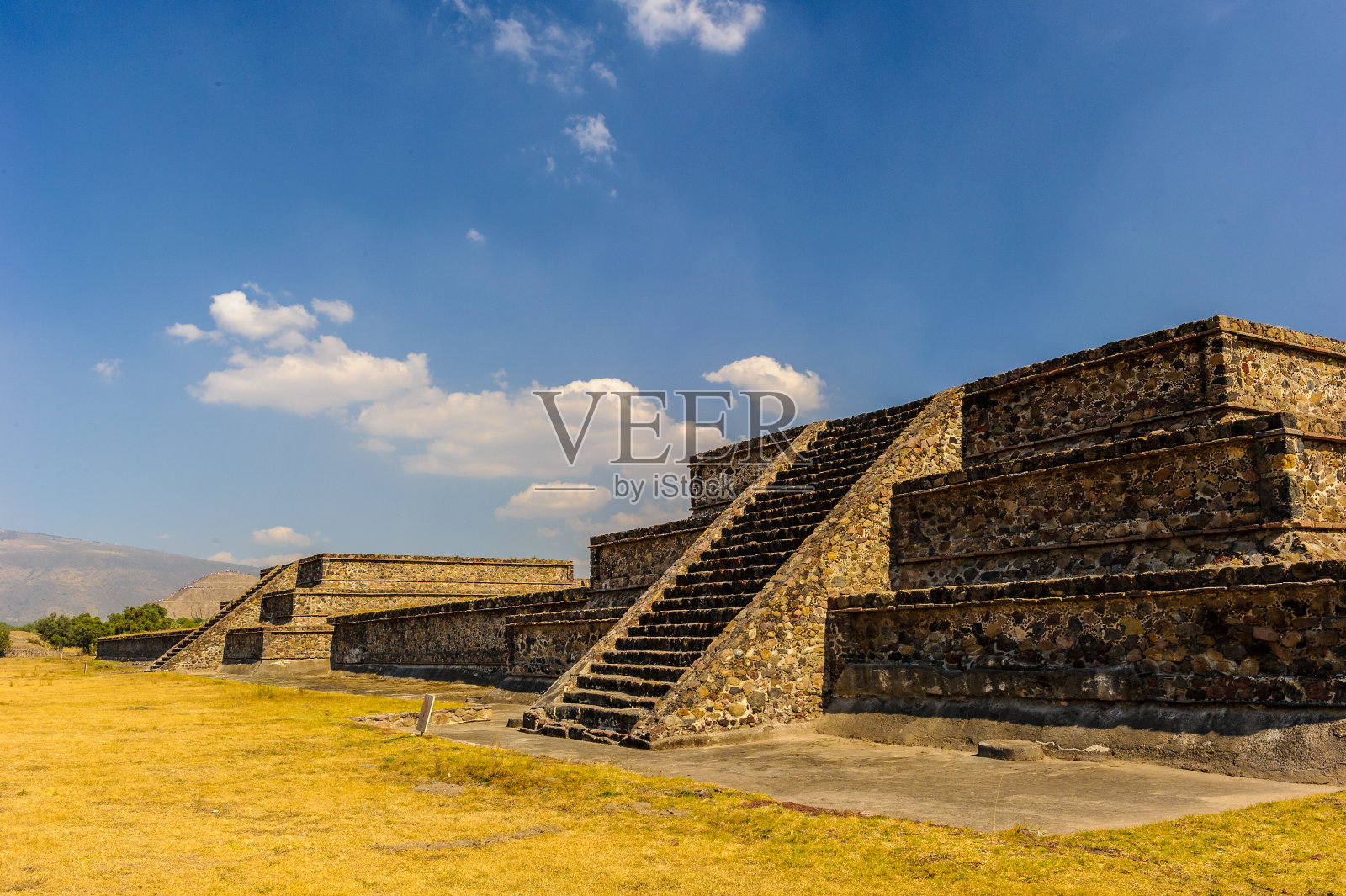 月球金字塔,特奥蒂瓦坎,墨西哥照片摄影图片