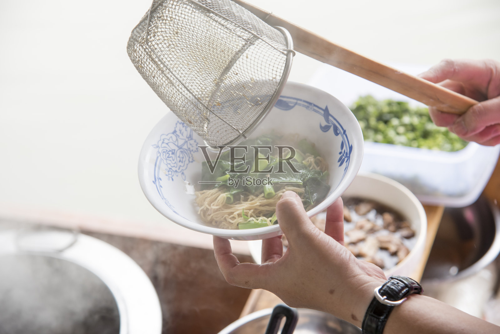 面条船或面条瀑布照片摄影图片