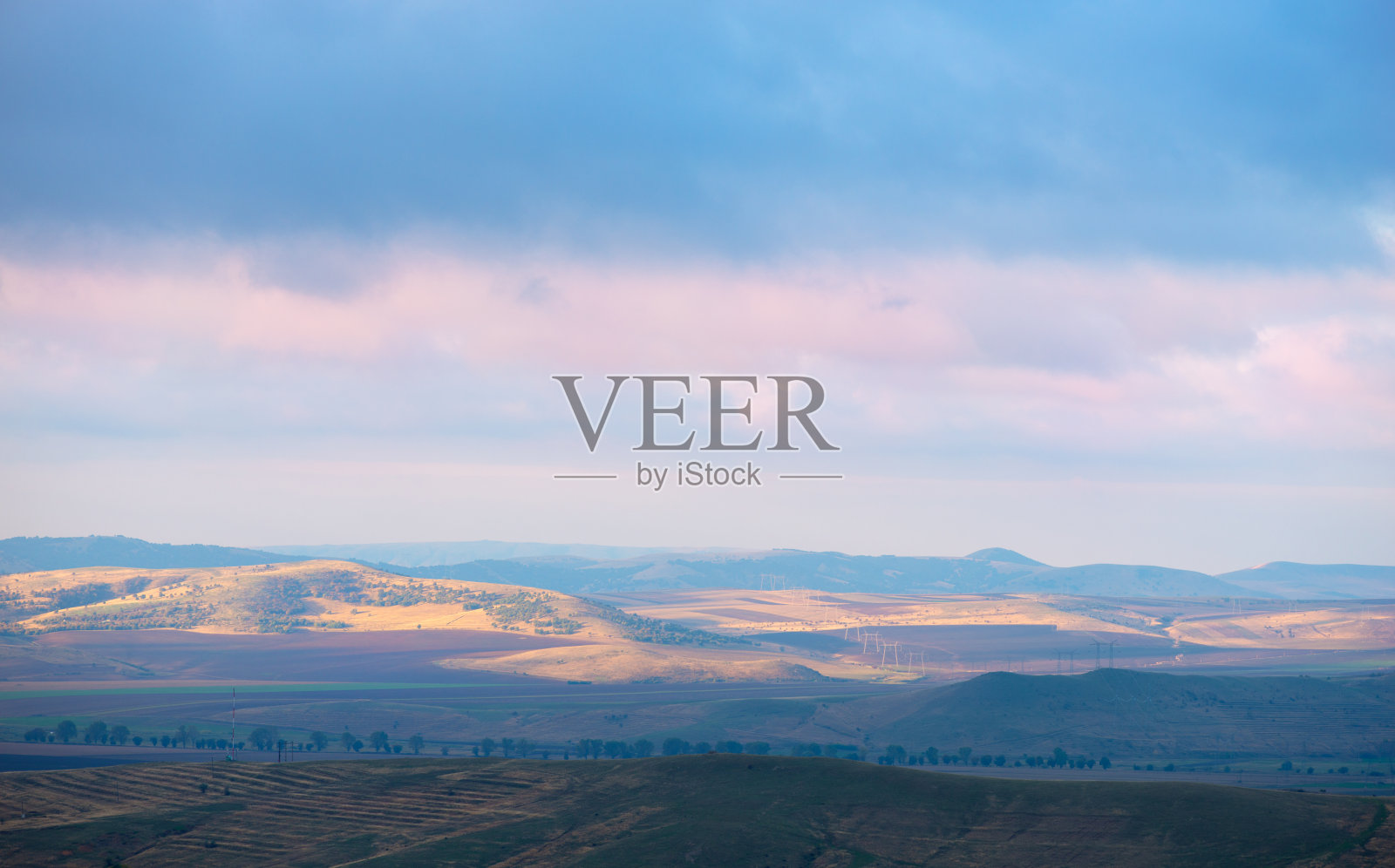 高山景观与巨大的云照片摄影图片