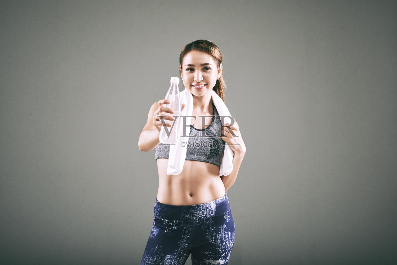 有一些水照片摄影图片