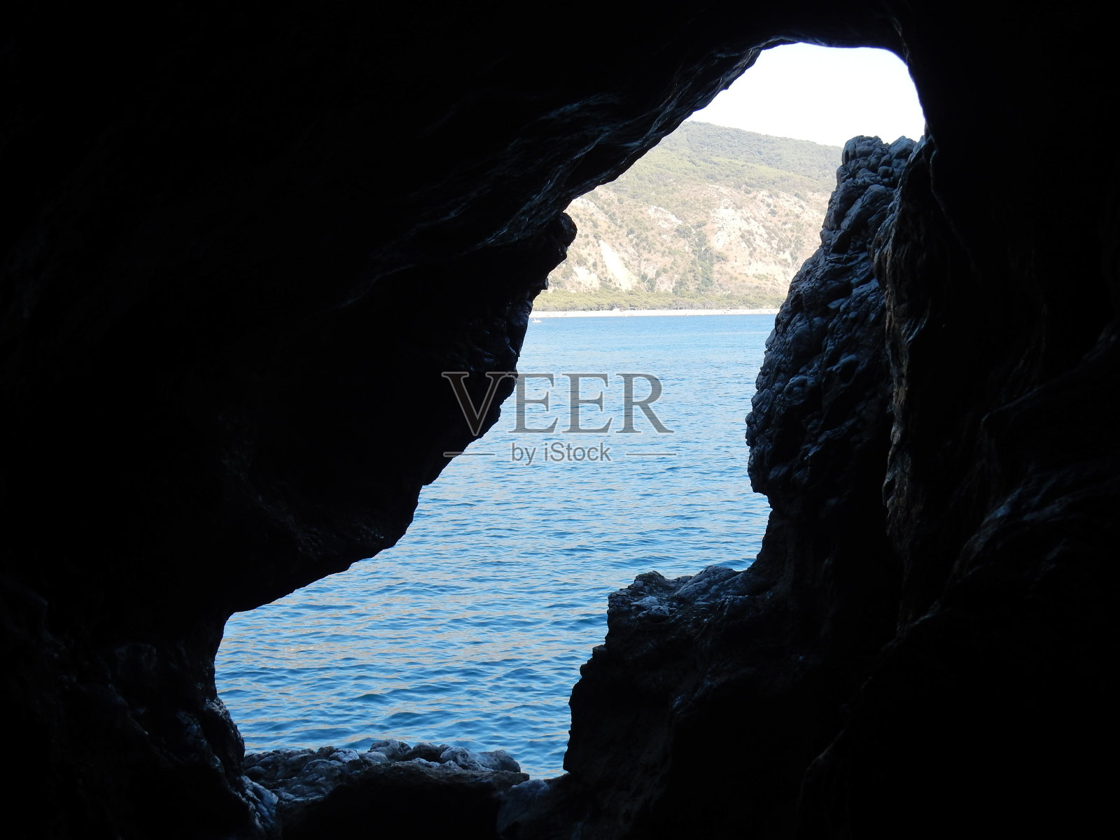 帕利努罗—明加尔多海湾洞穴一角照片摄影图片