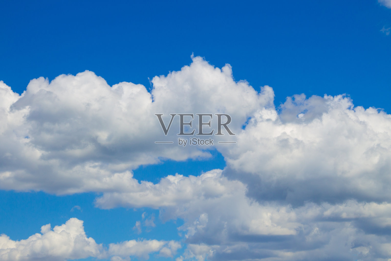 蓝天里的白云照片摄影图片