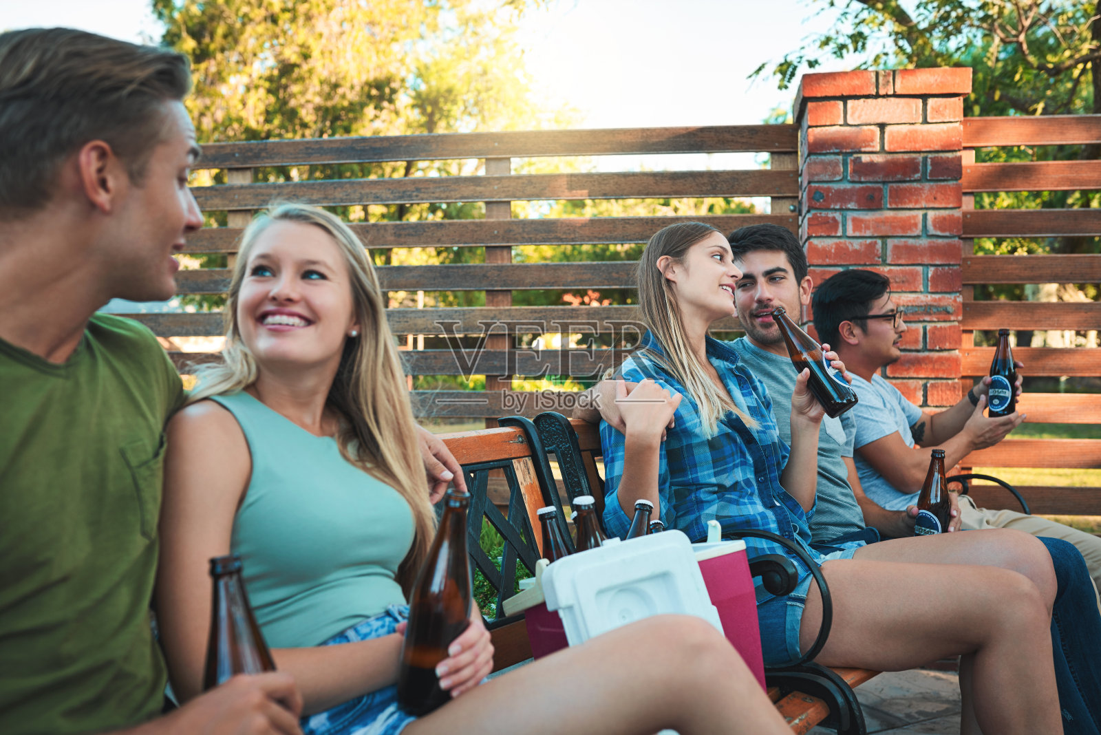 今天的庆祝活动将在周末带给你照片摄影图片
