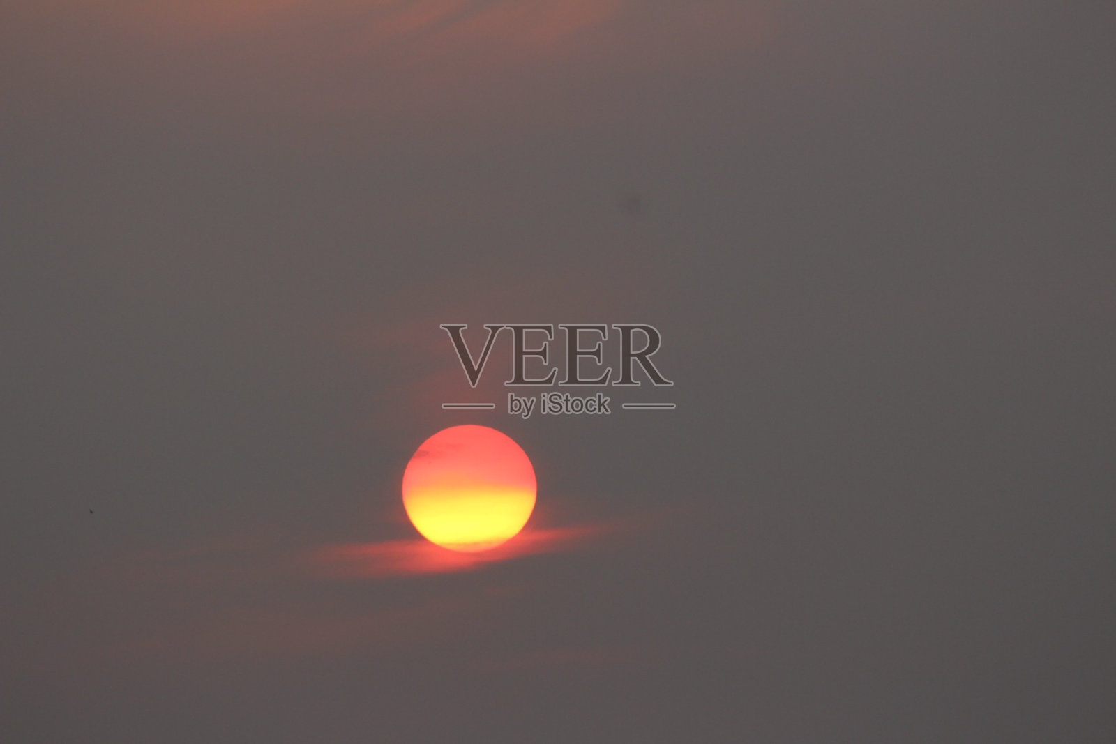 阳光明媚的土星照片摄影图片