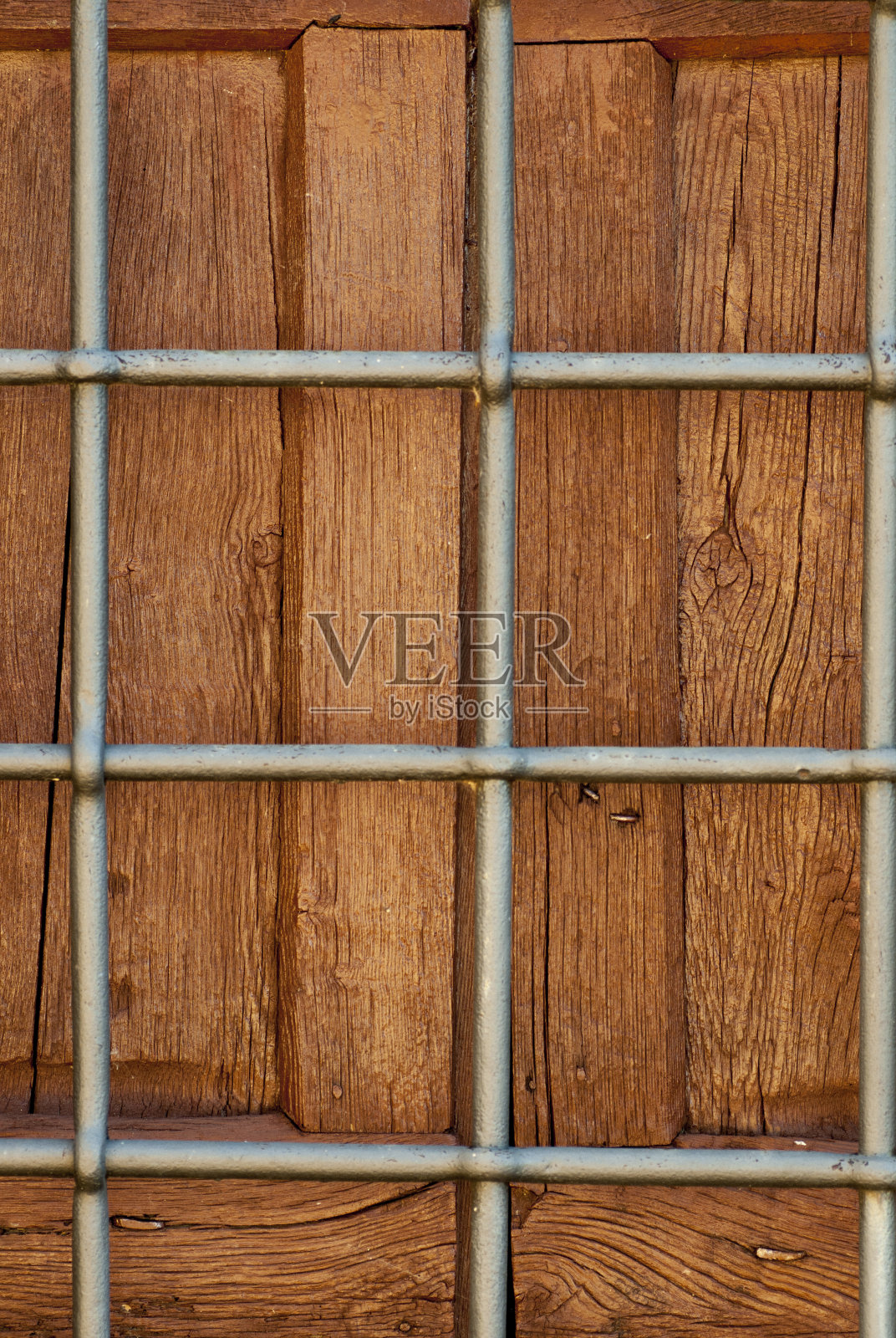 旧监狱,百叶窗上有栅栏照片摄影图片