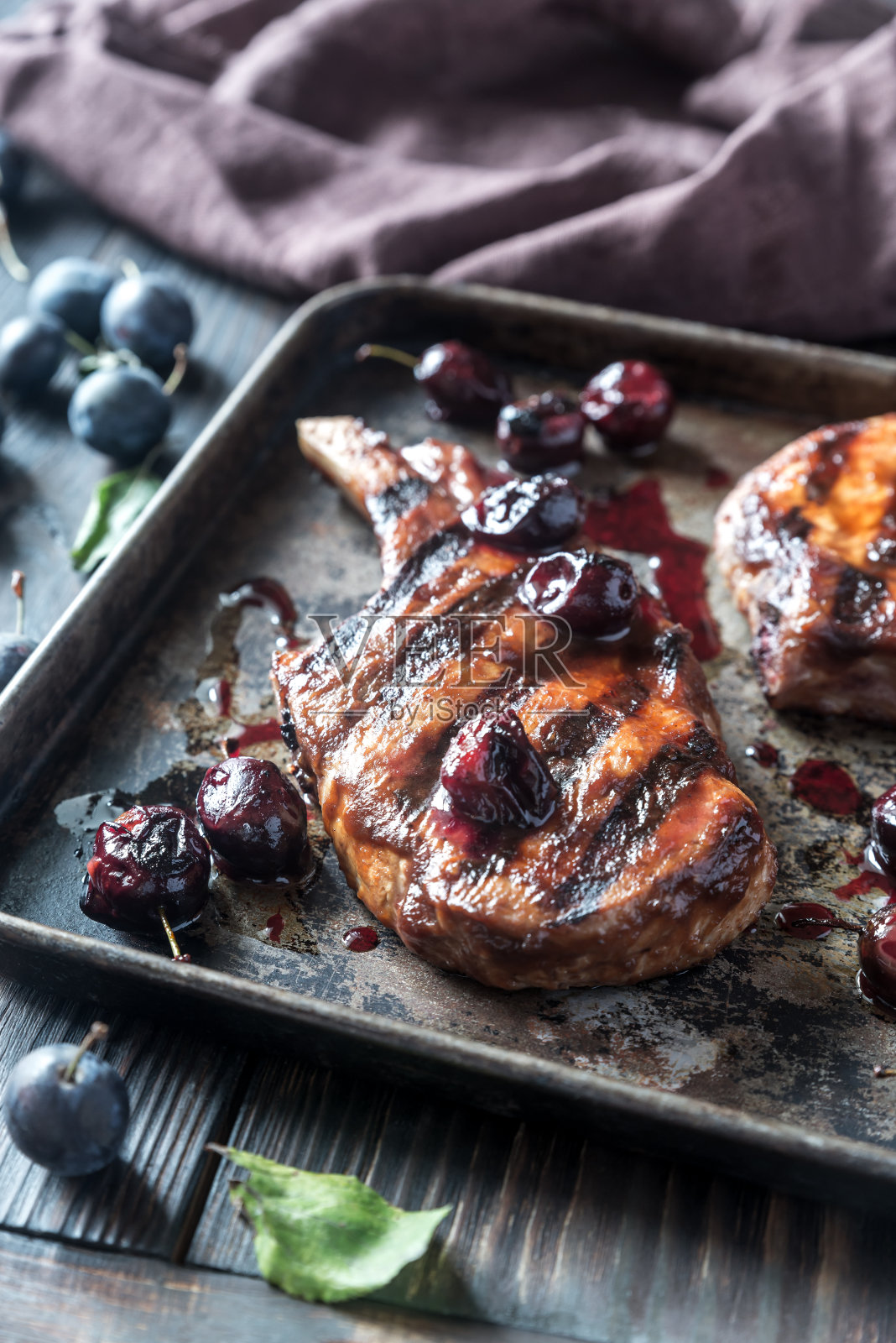 梅子酱烤排骨照片摄影图片