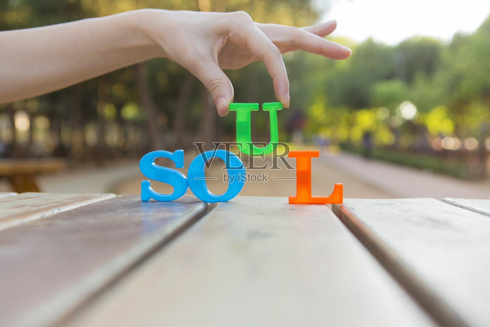 灵魂,语言和手照片摄影图片