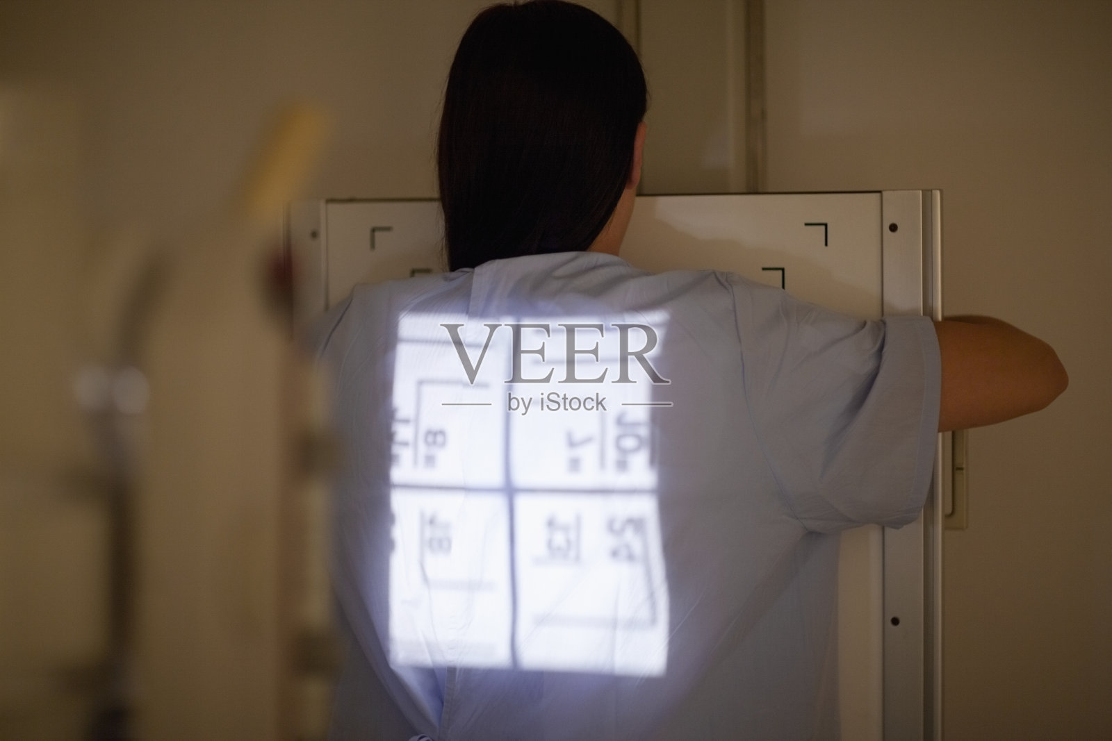 给病人做x光检查照片摄影图片