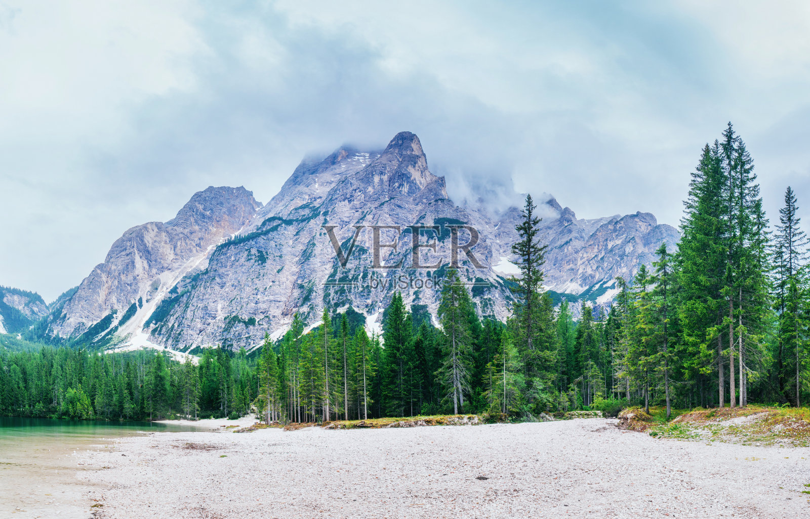 斯特布斯基普莱索湖,在高塔特拉斯山,斯洛伐克照片摄影图片