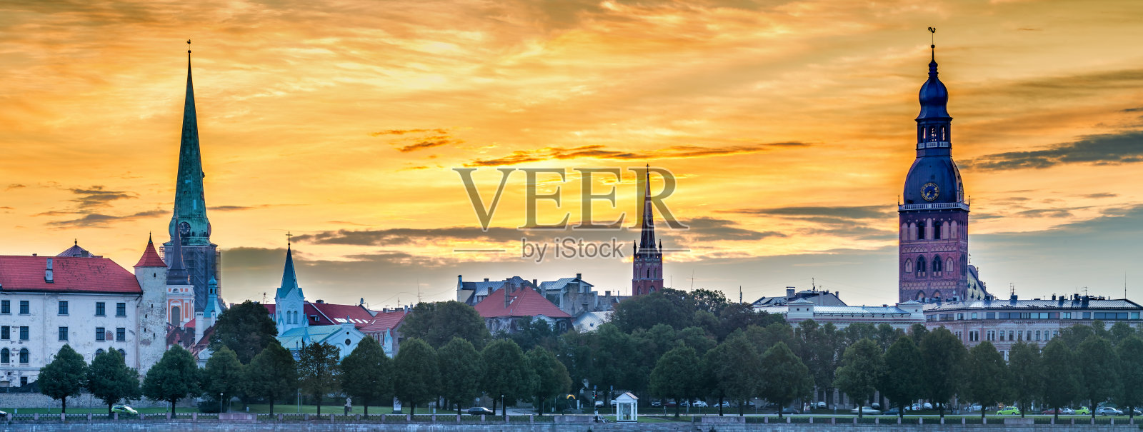 老里加城市全景。照片摄影图片