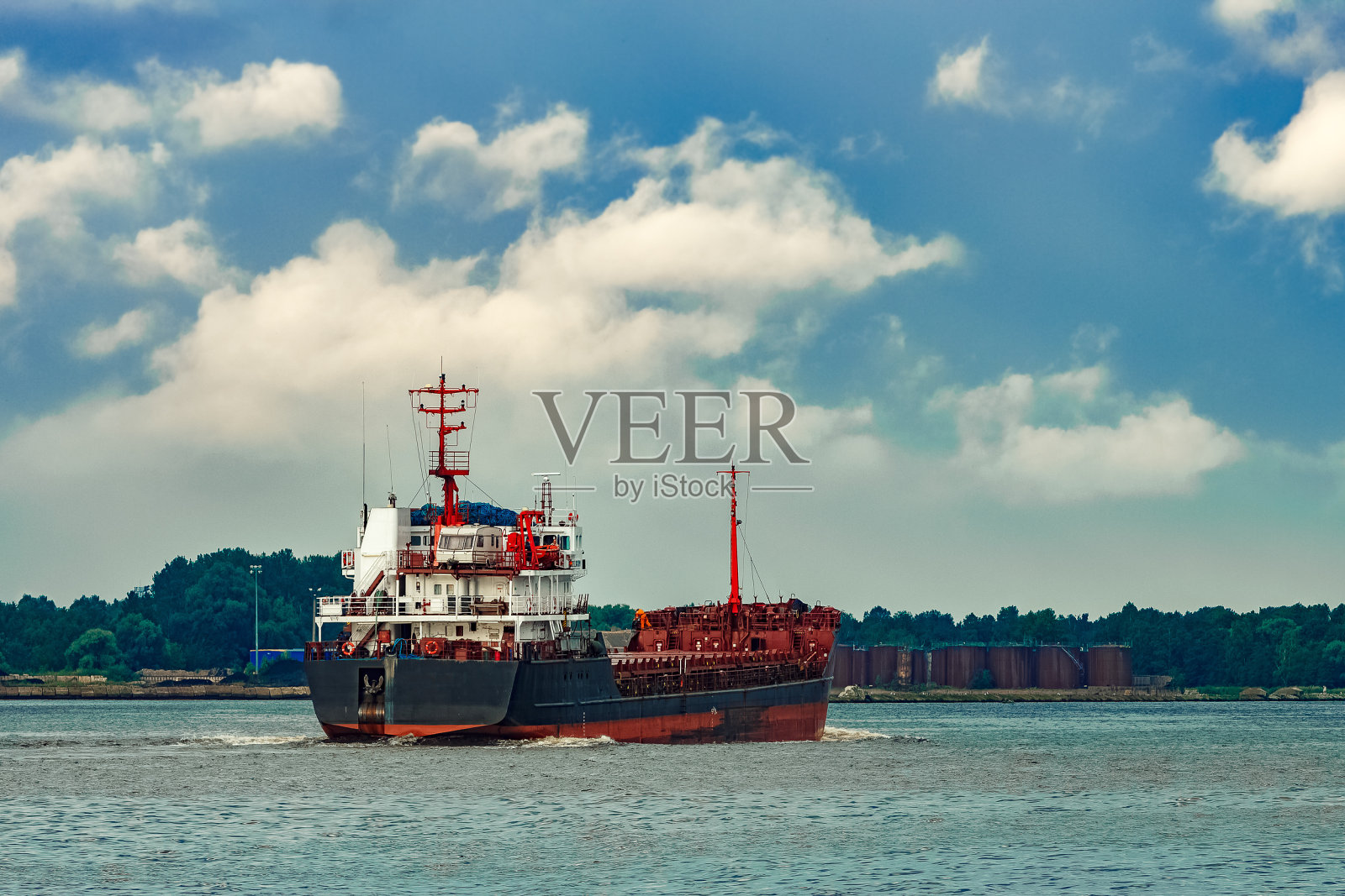 黑色的货船照片摄影图片